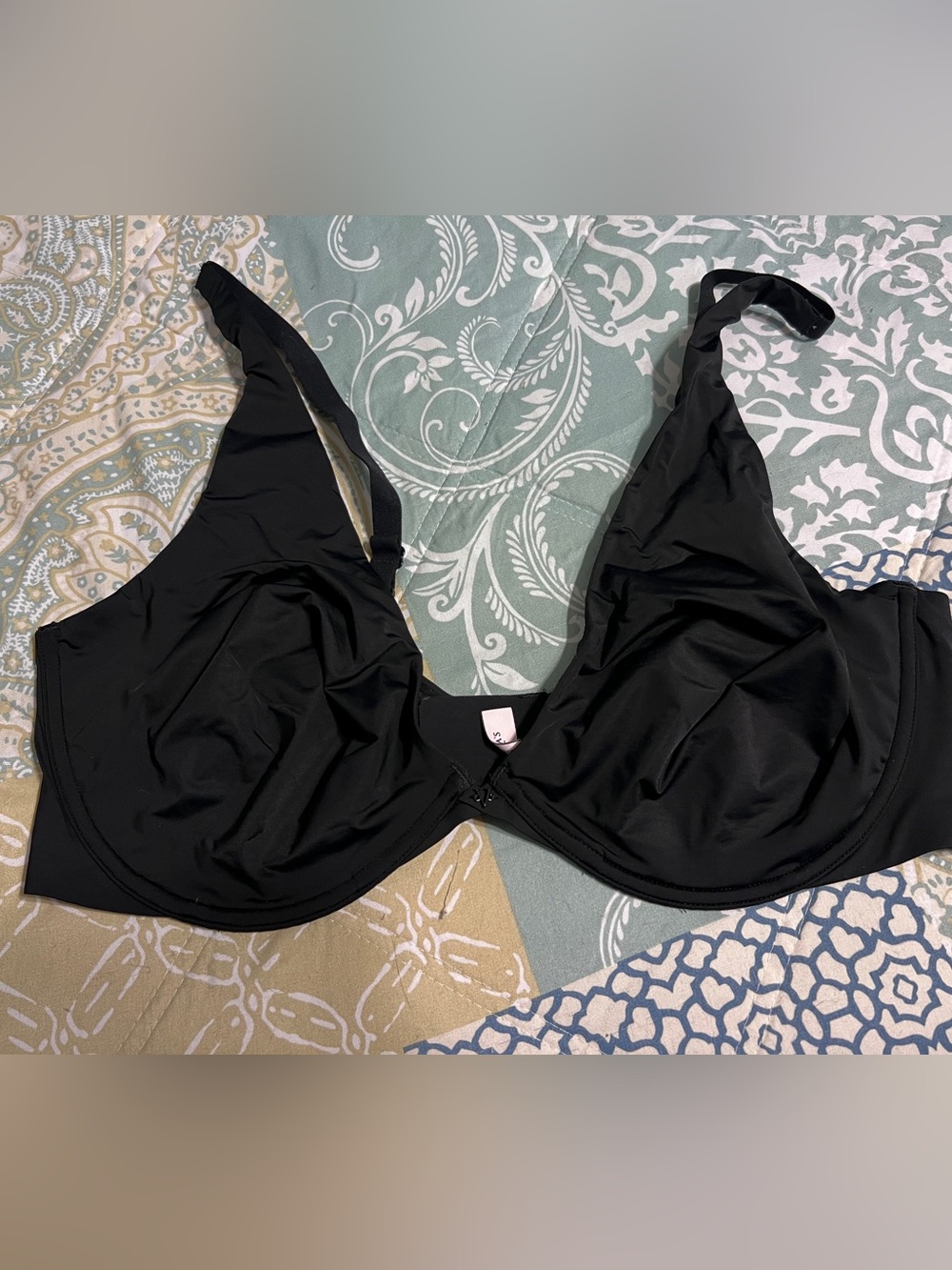 Victoria's Secret Black Unlined Plunge Bra - Like New